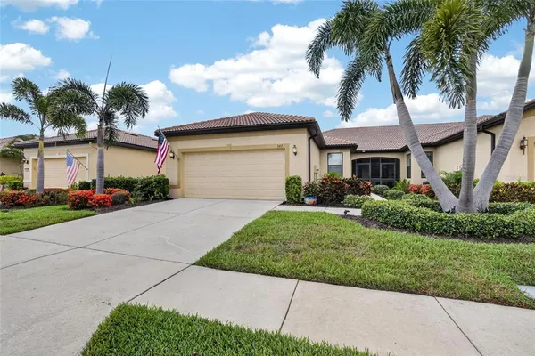 $310,000 | 342 Bluewater Falls Court, Apollo Beach, FL 33572