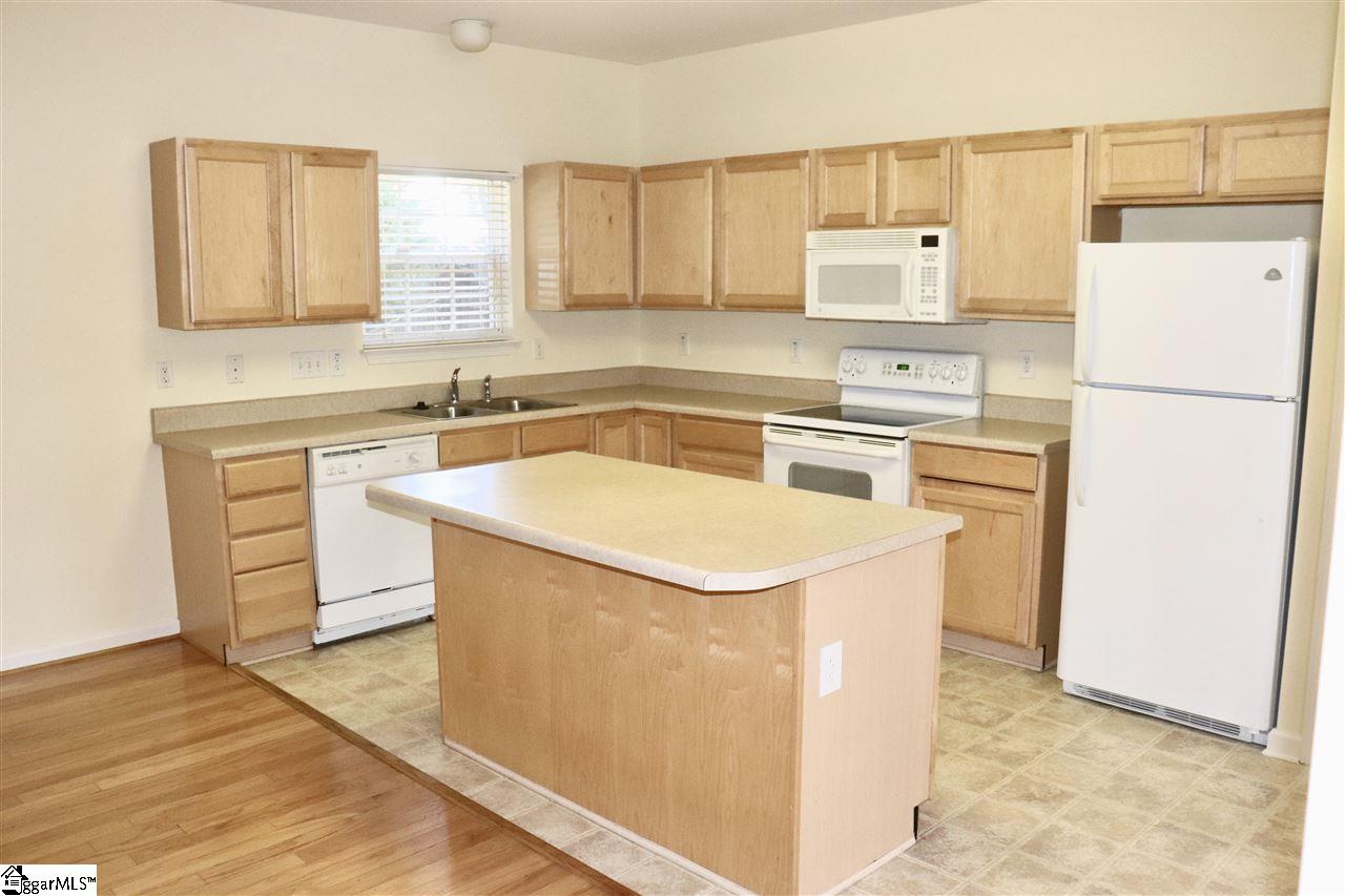 210 Spring Crossing Circle Greer, SC 29650 - Photo 8 of 36