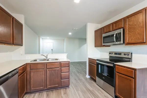 $1,920 | 5914 Poesta, San Antonio, TX 78218