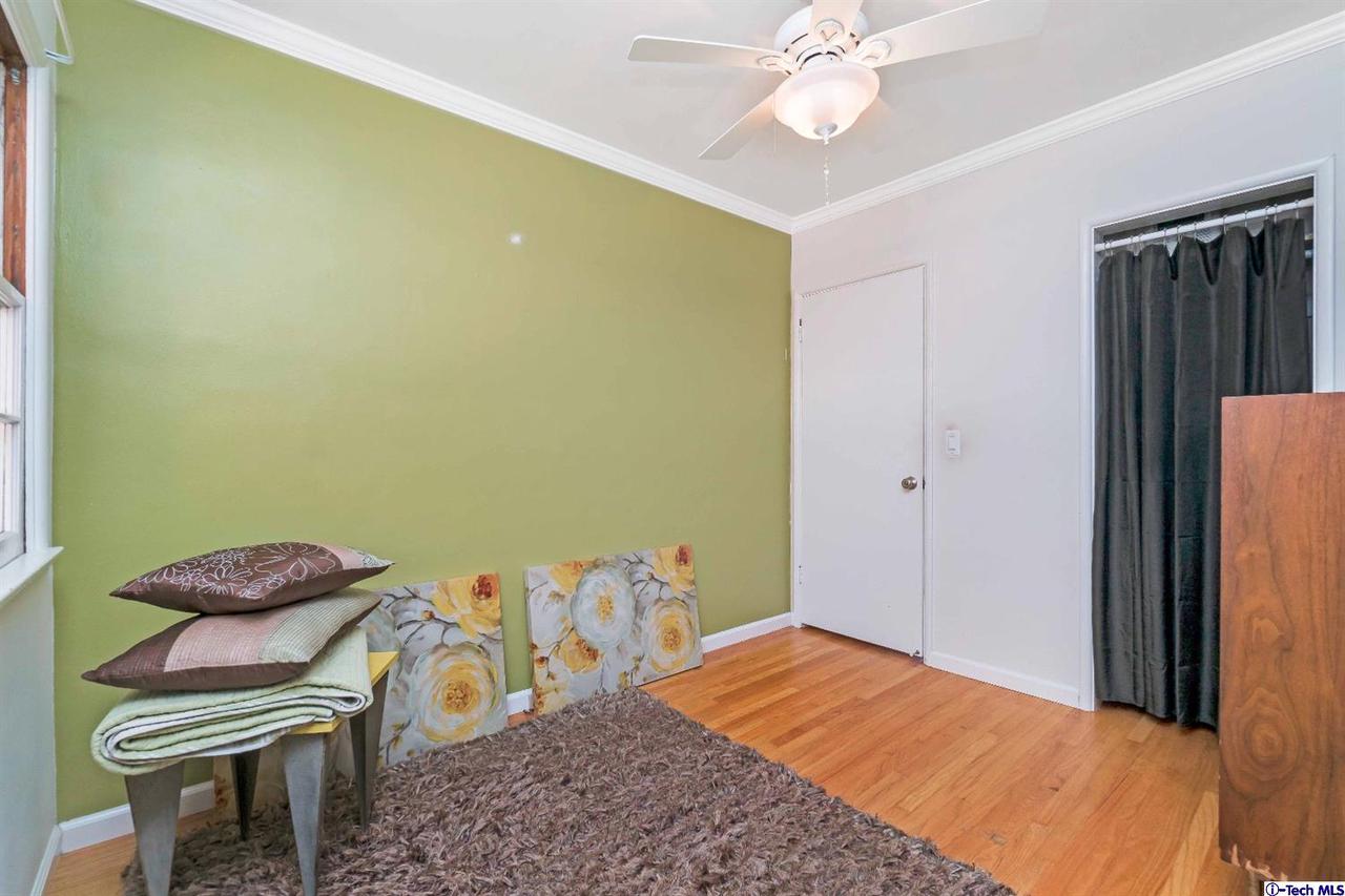 10540 Fernglen Avenue Tujunga, CA 91042 - Photo 12 of 35