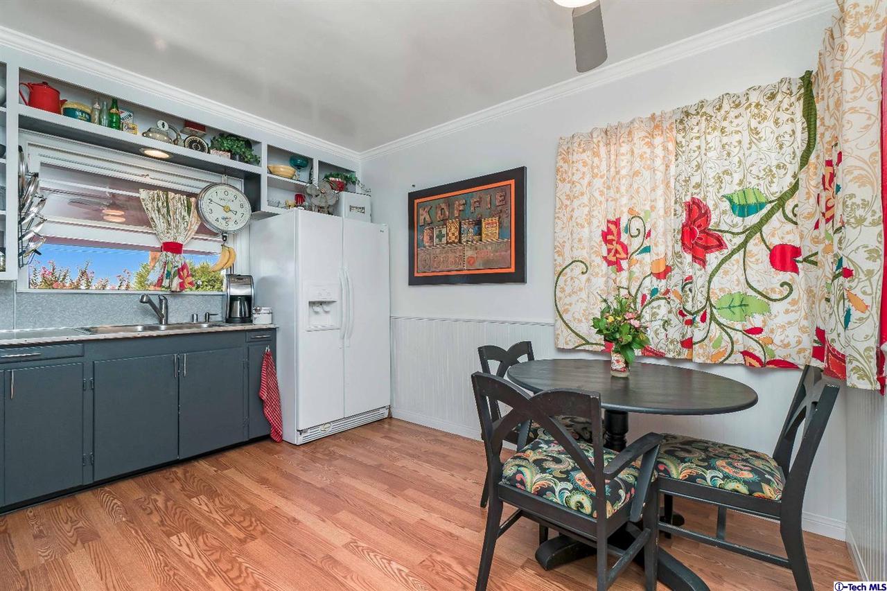 10540 Fernglen Avenue Tujunga, CA 91042 - Photo 6 of 35