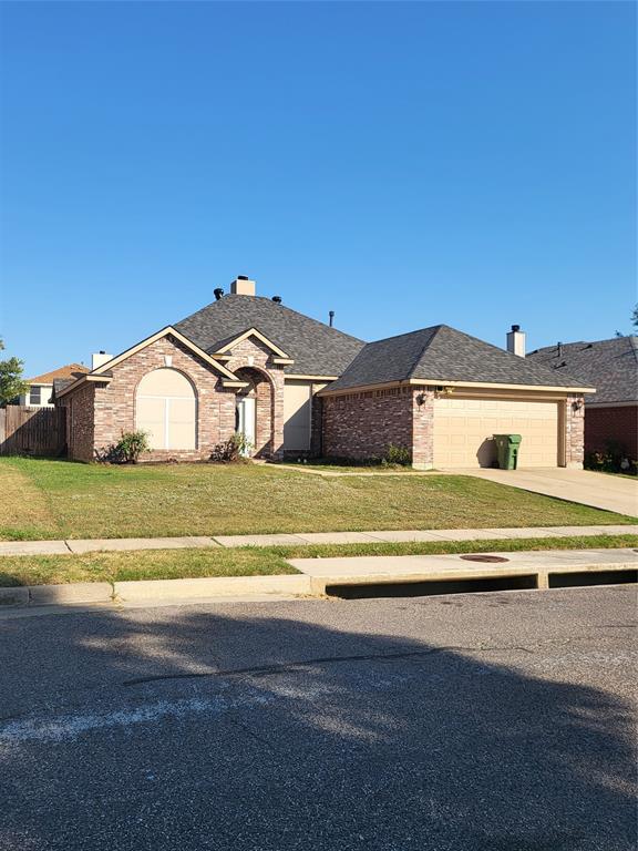 7711 Rochester Lane Arlington, TX 76002 - Photo 2 of 33