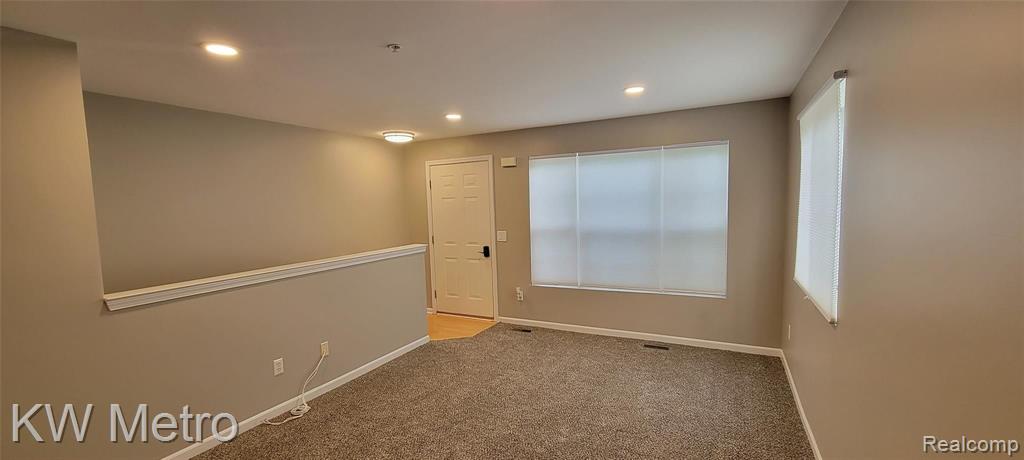 1071 Beaver Run Troy, MI 48083 - Photo 5 of 33