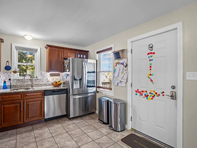 $499,000 | 85 B Street, Lowell, MA 01851