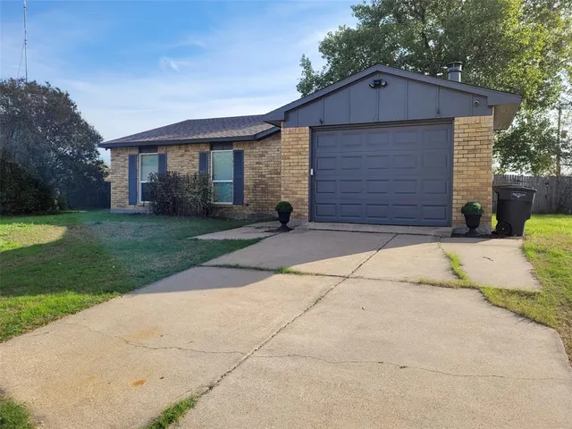 $274,500 | 2308 Foxglen Court, Fort Worth, TX 76131