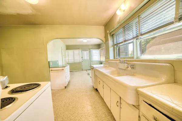 $354,900 | 421 North D Street, Madera, CA 93638