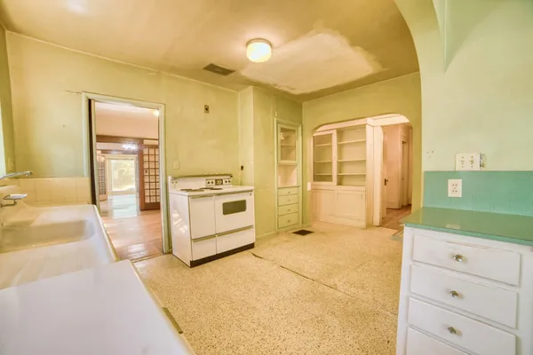 $354,900 | 421 North D Street, Madera, CA 93638