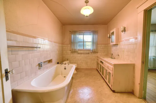 $354,900 | 421 North D Street, Madera, CA 93638