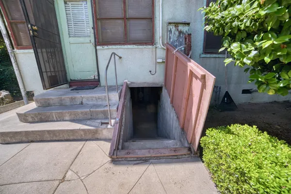 $354,900 | 421 North D Street, Madera, CA 93638