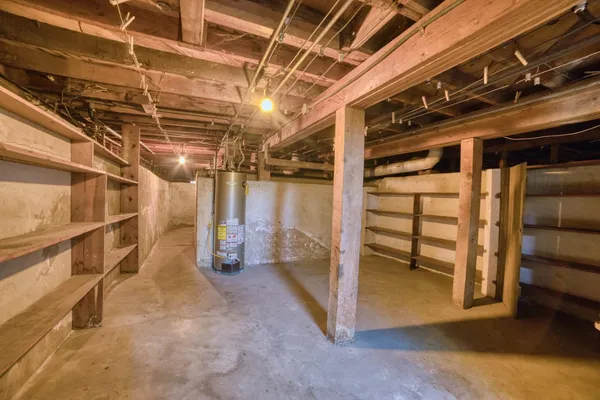 $354,900 | 421 North D Street, Madera, CA 93638