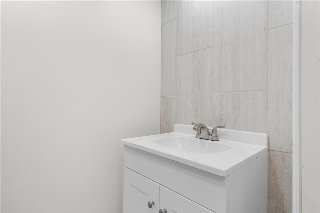 726 Seneca Street Bethlehem, PA 18015 - Photo 31 of 66