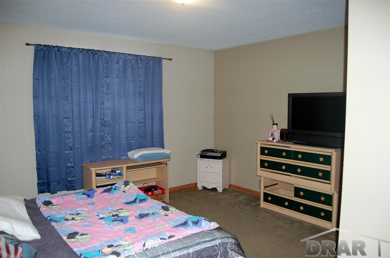 8175 Bennett Lake Road Fenton, MI 48430 - Photo 17 of 26