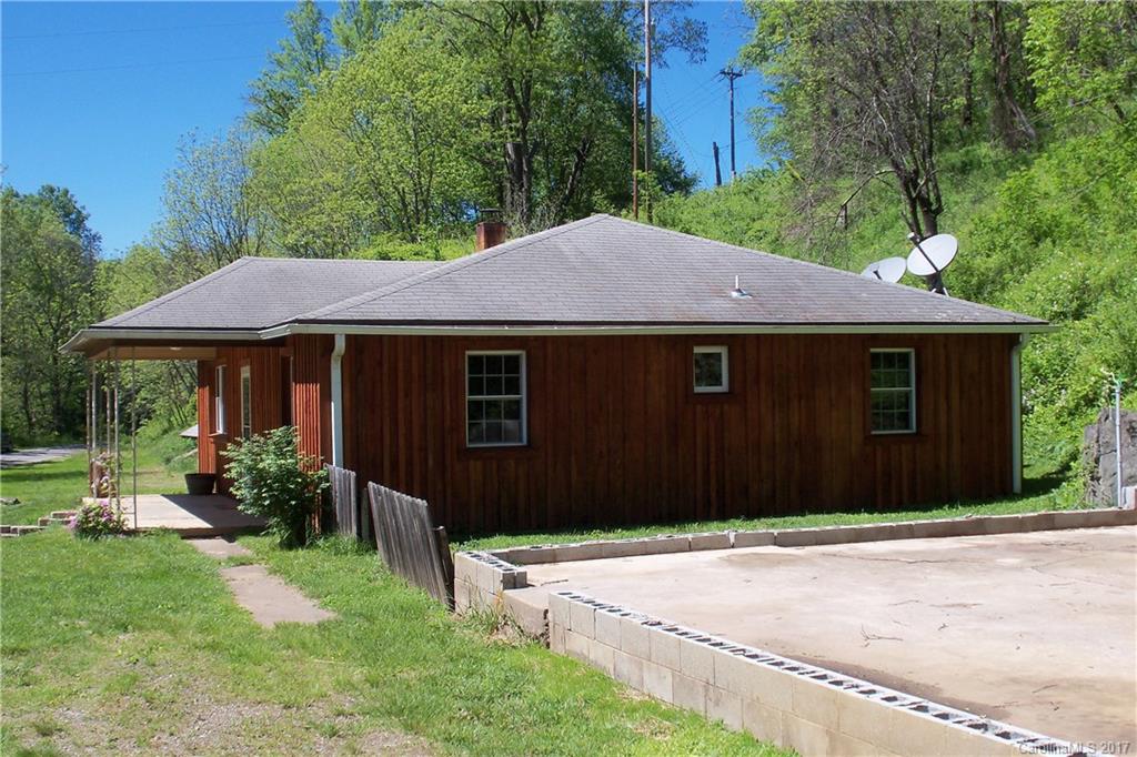 987 Max Thompson Road Canton, NC 28716 - Photo 2 of 24