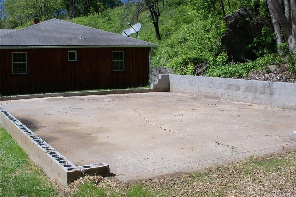 987 Max Thompson Road Canton, NC 28716 - Photo 16 of 24