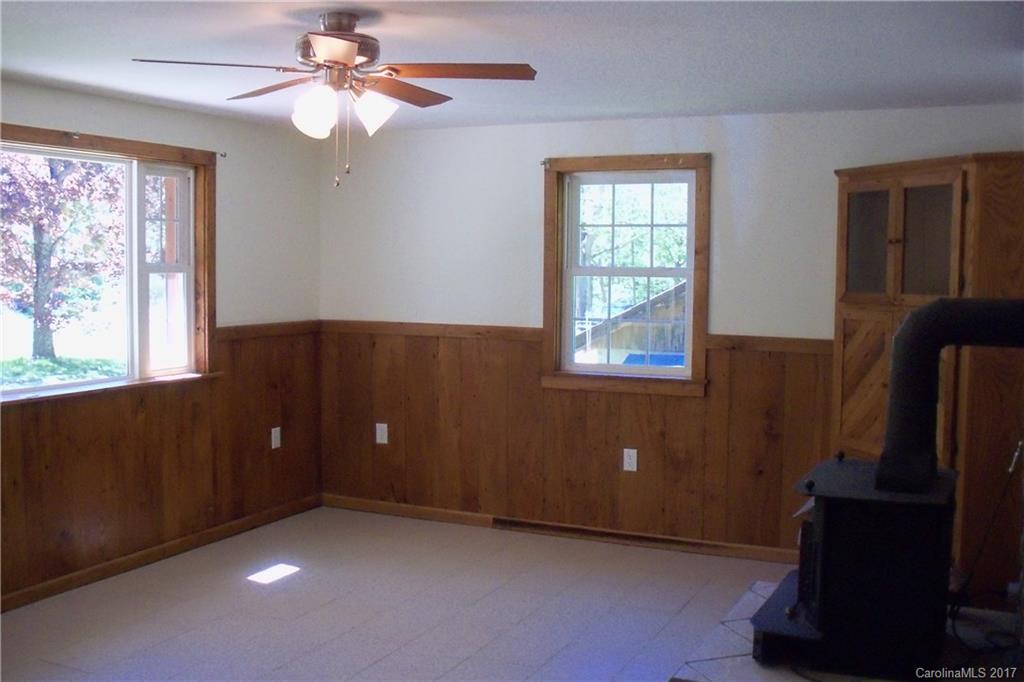 987 Max Thompson Road Canton, NC 28716 - Photo 4 of 24