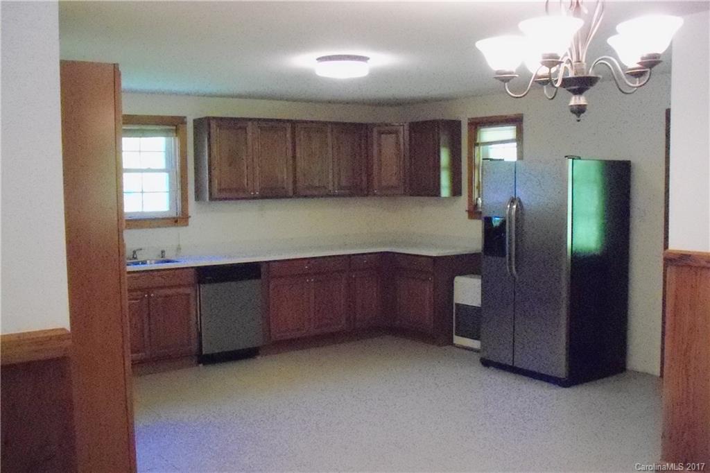 987 Max Thompson Road Canton, NC 28716 - Photo 6 of 24