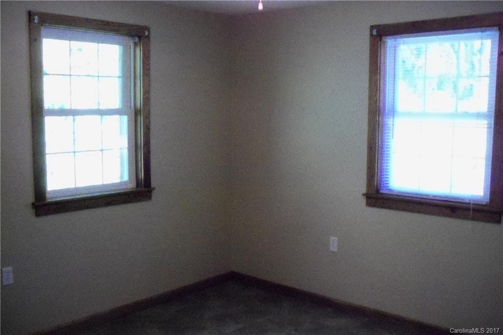 987 Max Thompson Road Canton, NC 28716 - Photo 8 of 24