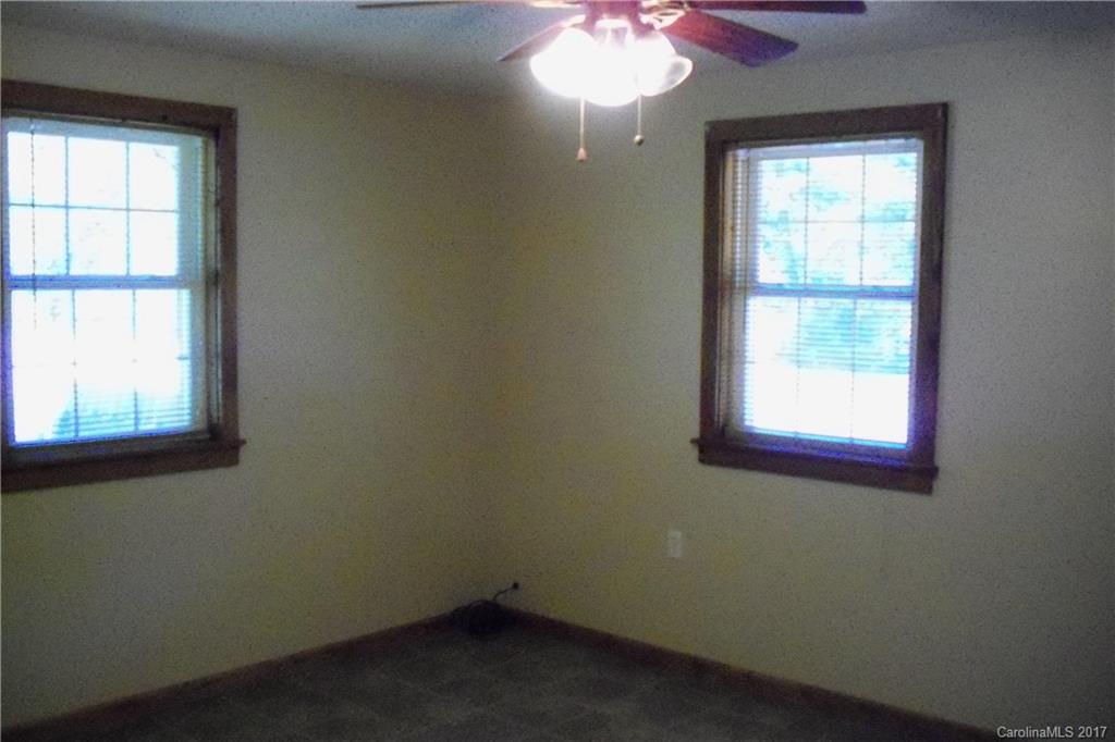 987 Max Thompson Road Canton, NC 28716 - Photo 9 of 24