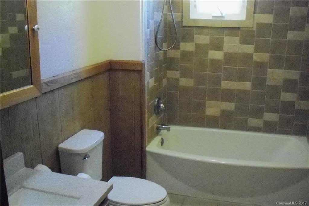 987 Max Thompson Road Canton, NC 28716 - Photo 10 of 24