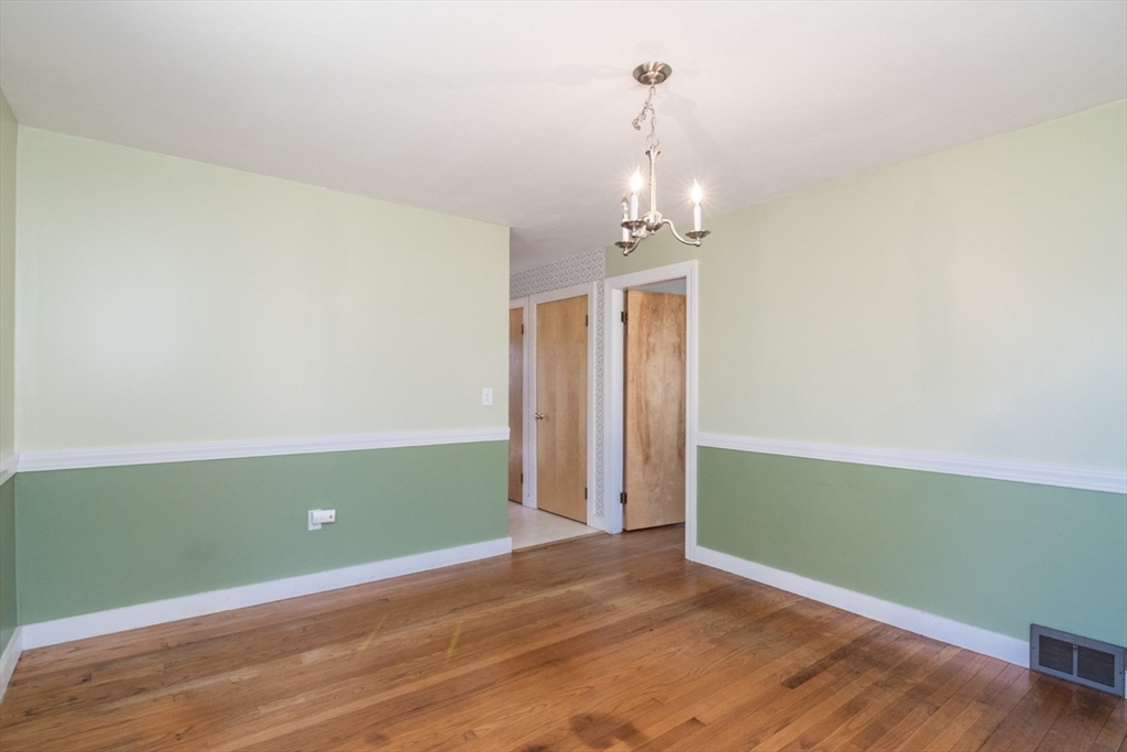 390 Shays Street Amherst, MA 01002 - Photo 13 of 37