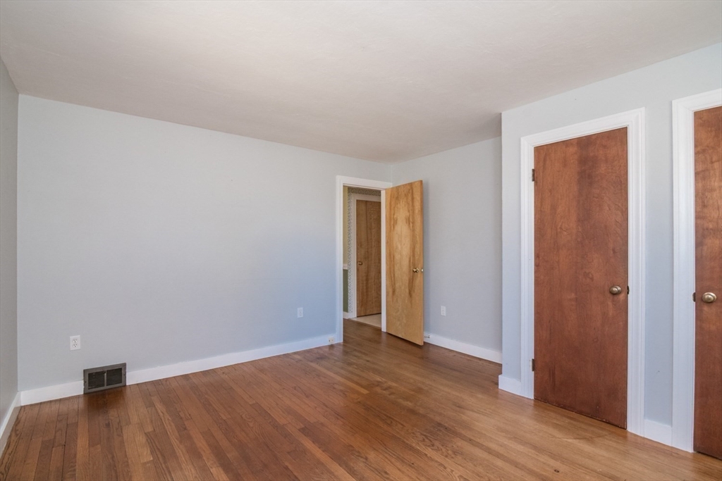 390 Shays Street Amherst, MA 01002 - Photo 20 of 37