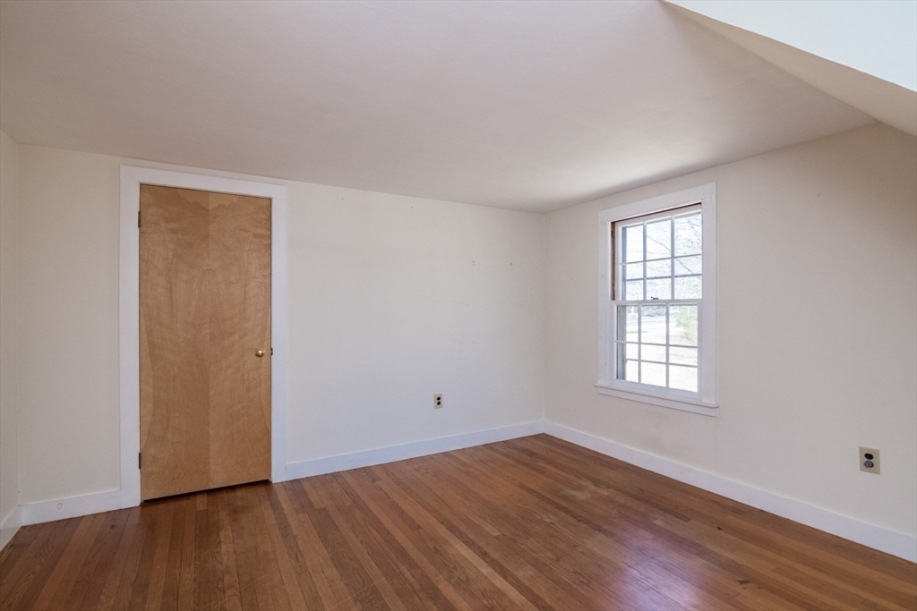 390 Shays Street Amherst, MA 01002 - Photo 24 of 37