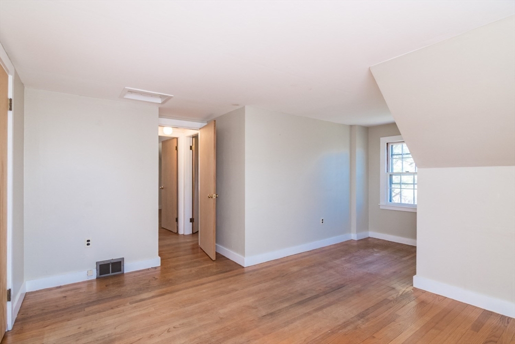 390 Shays Street Amherst, MA 01002 - Photo 26 of 37