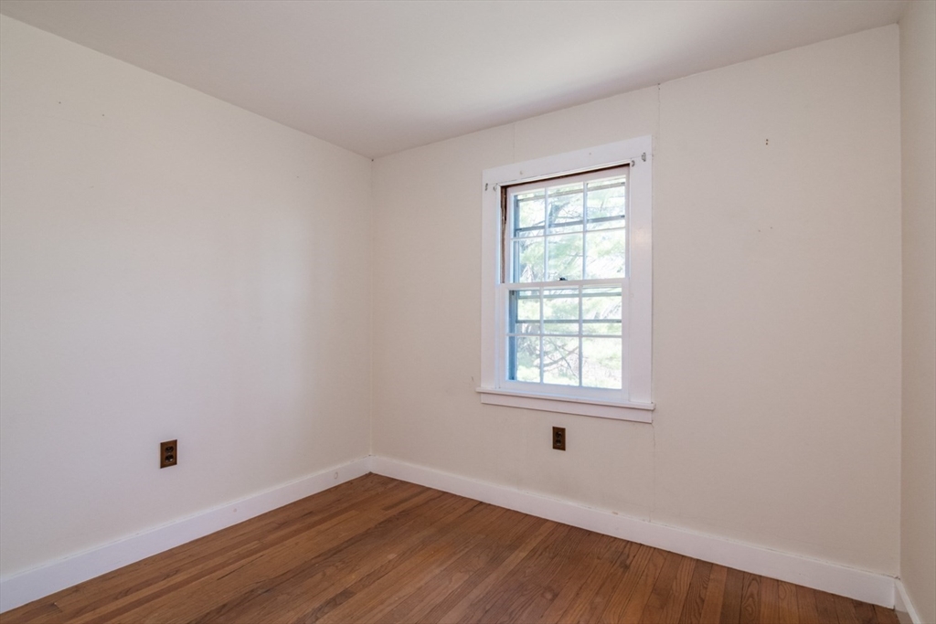 390 Shays Street Amherst, MA 01002 - Photo 28 of 37