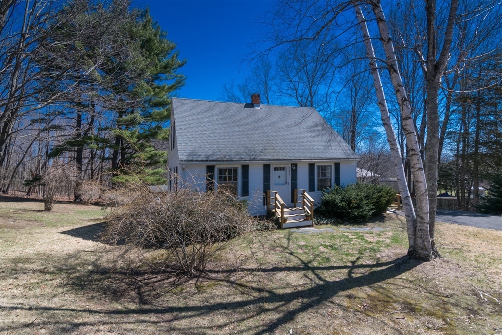 390 Shays Street Amherst, MA 01002 - Photo 3 of 37