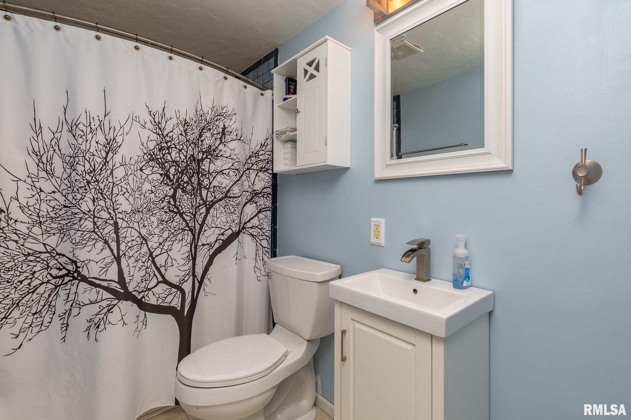 1610 Coyne Center Road Milan, IL 61264 - Photo 14 of 18 Gallery Image 14