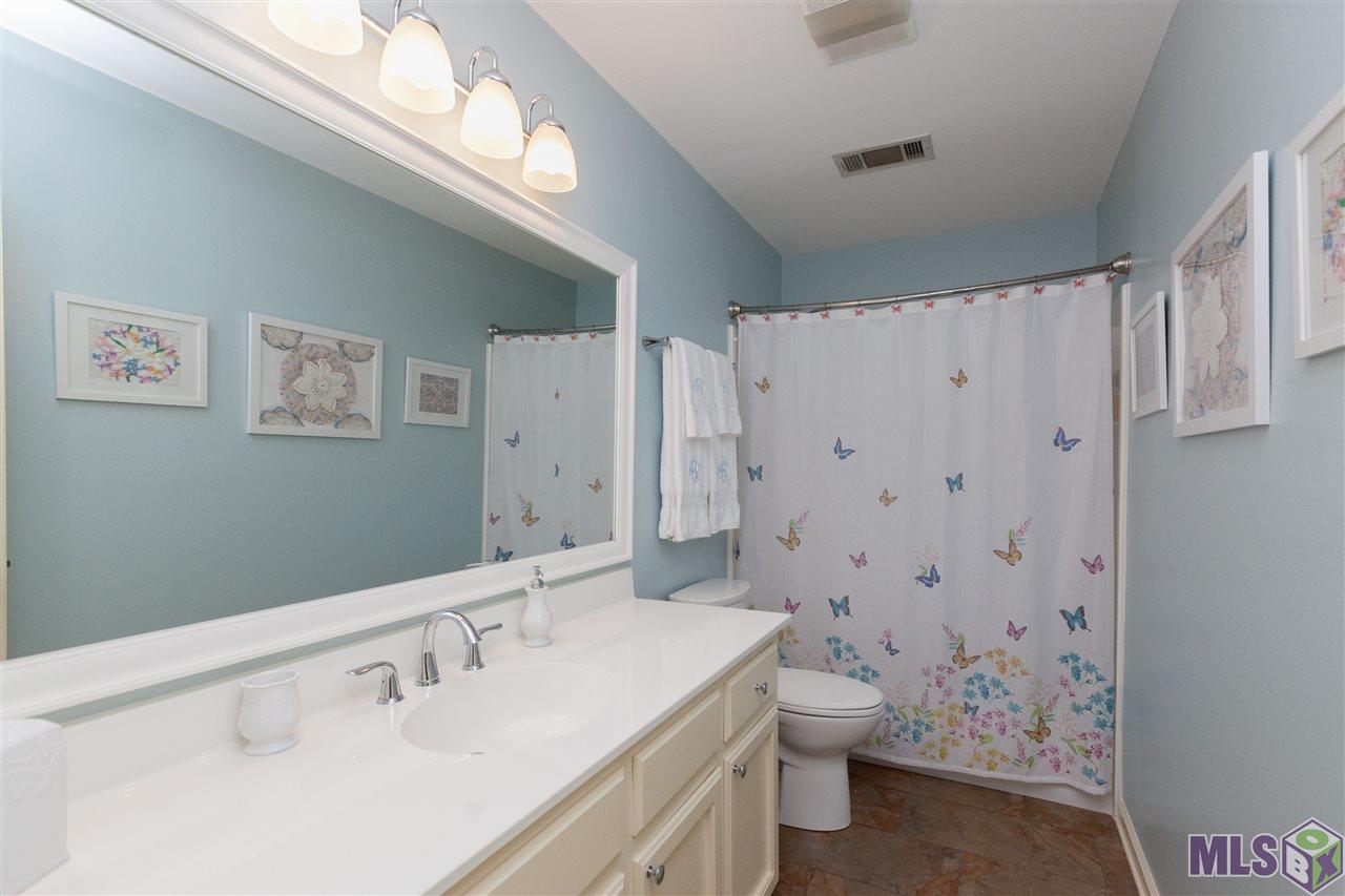 5350 Herridge Drive Baton Rouge, LA 70817 - Photo 16 of 35 Hall Bath