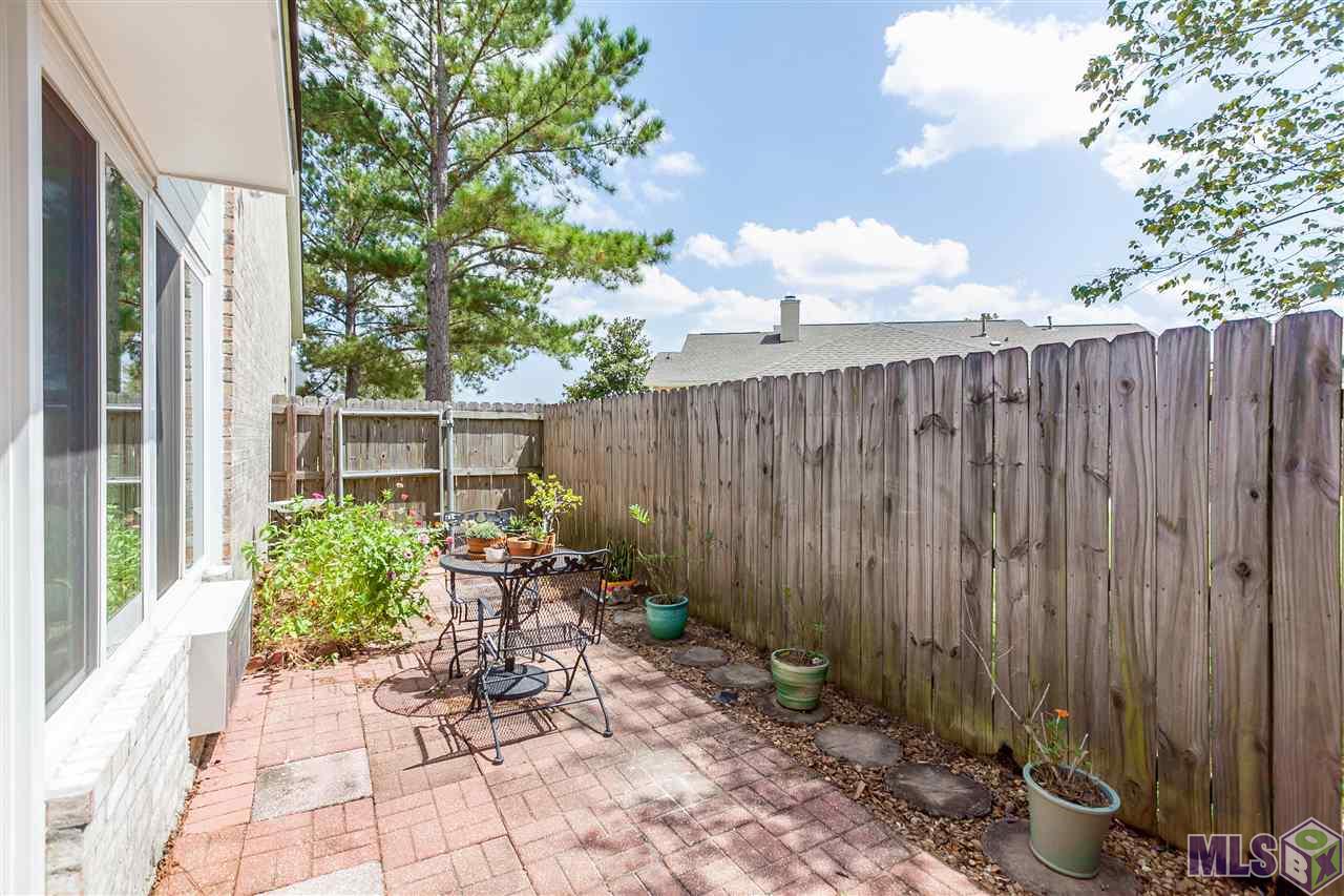 5350 Herridge Drive Baton Rouge, LA 70817 - Photo 27 of 35 Side Patio