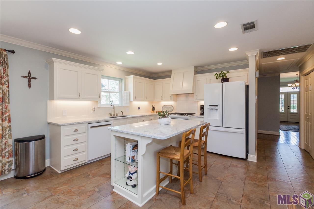 5350 Herridge Drive Baton Rouge, LA 70817 - Photo 9 of 35 Kitchen