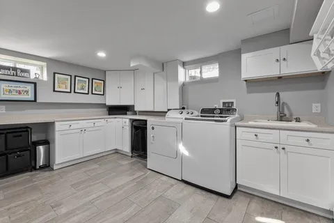 $929,000 | 3 Suntaug Street, Lynnfield, MA 01940