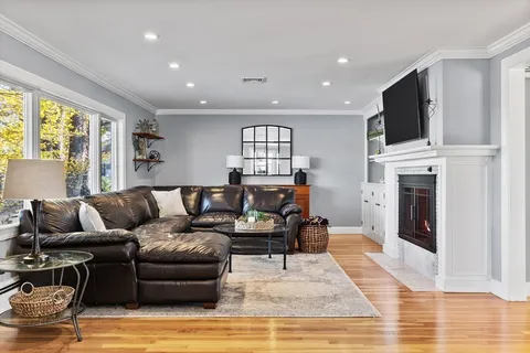 $929,000 | 3 Suntaug Street, Lynnfield, MA 01940