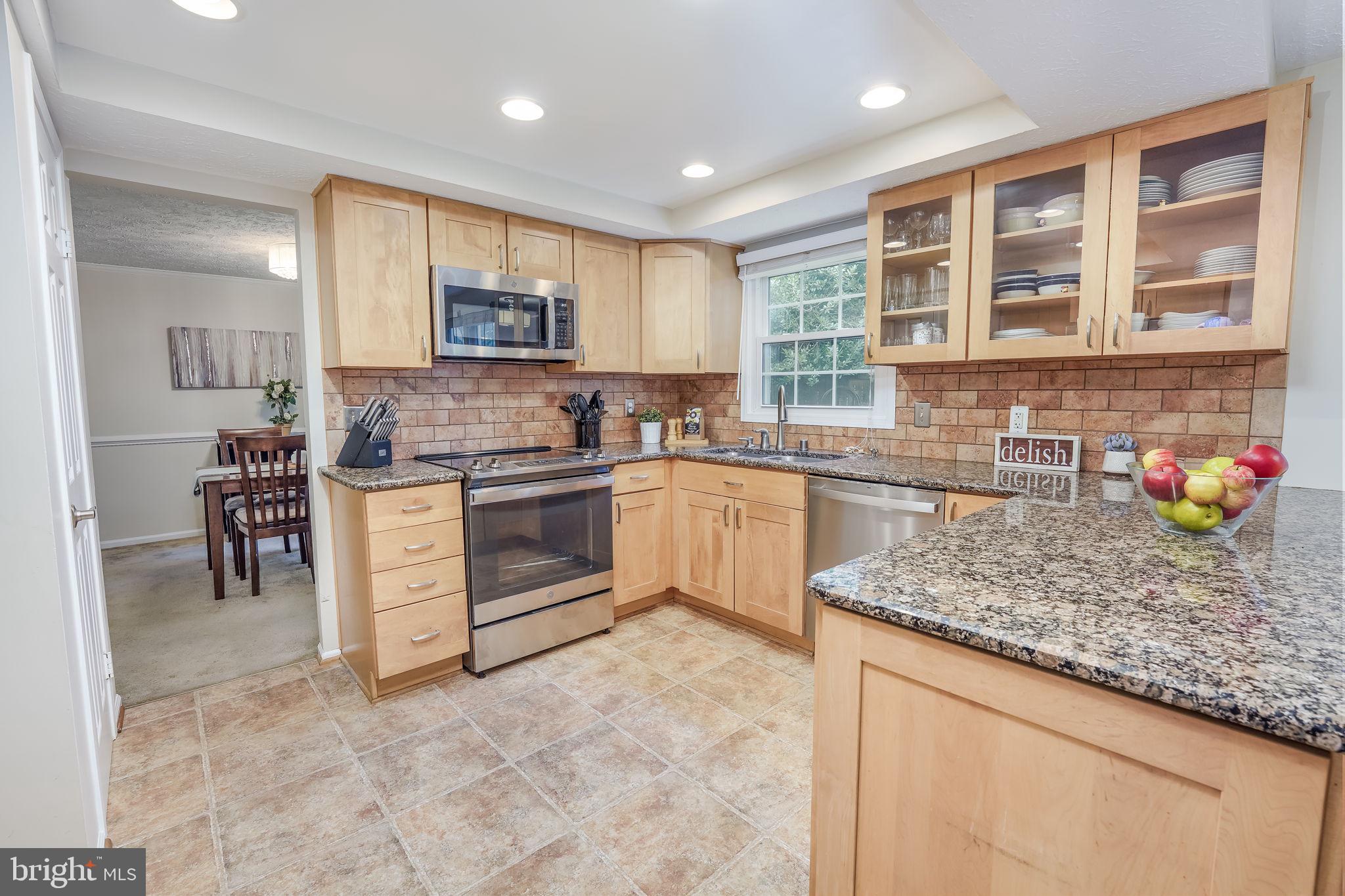 4565 Rincon Place Dumfries, VA 22025 - Photo 9 of 44 Beautiful Counters and Updated Cabinets