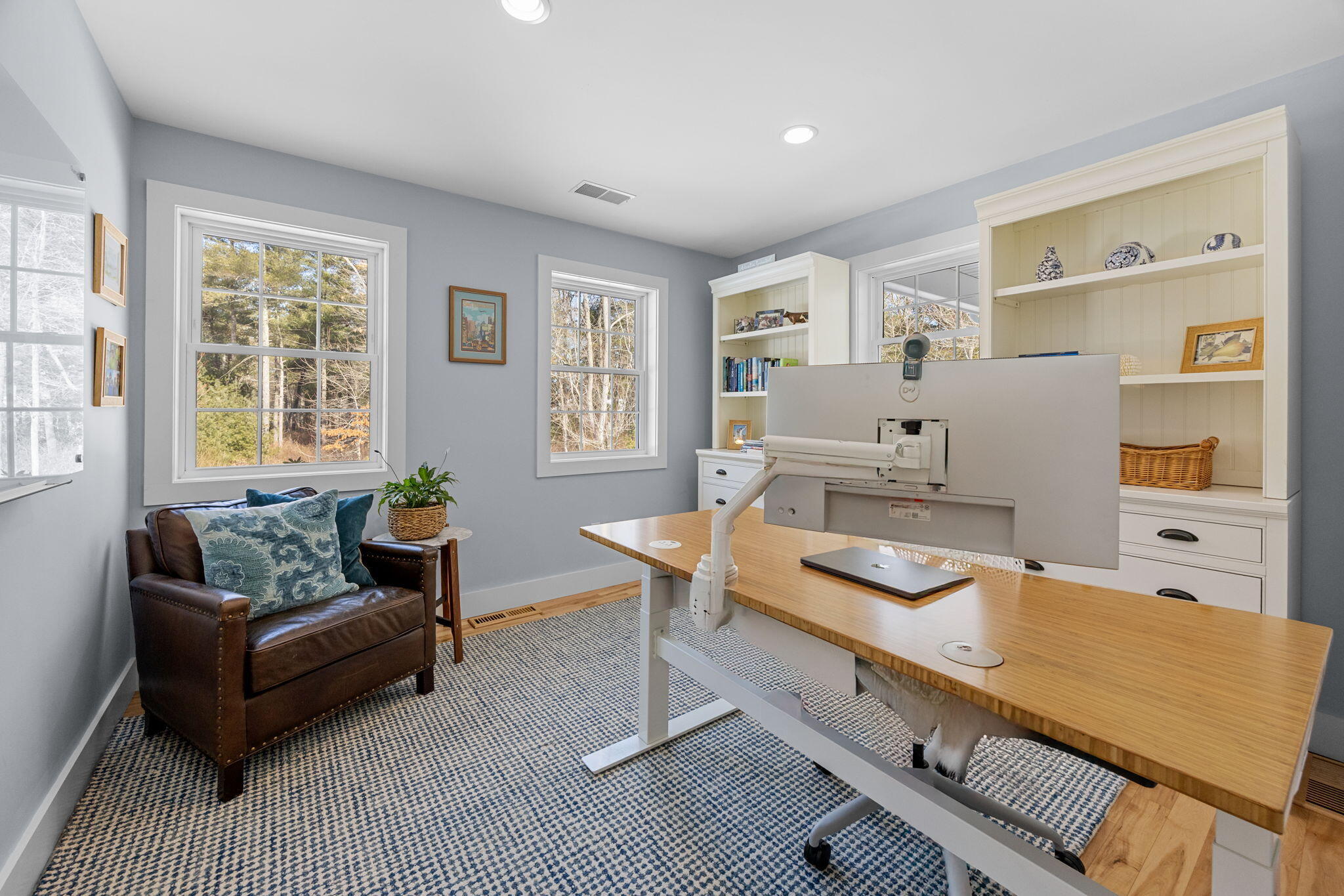 174 Cross Neck Road Marion, MA 02738 - Photo 23 of 41 a living room with furniture and a window
