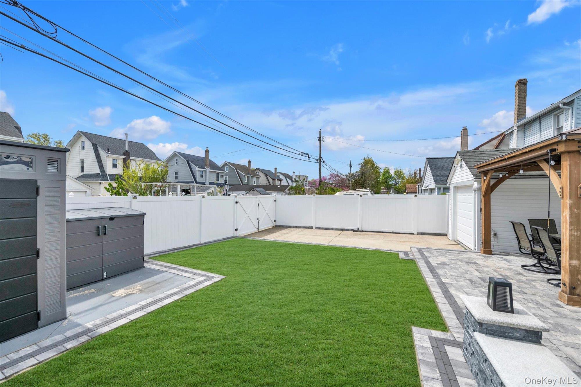 14 Laurel Road Lindenhurst, NY 11757 - Photo 20 of 23