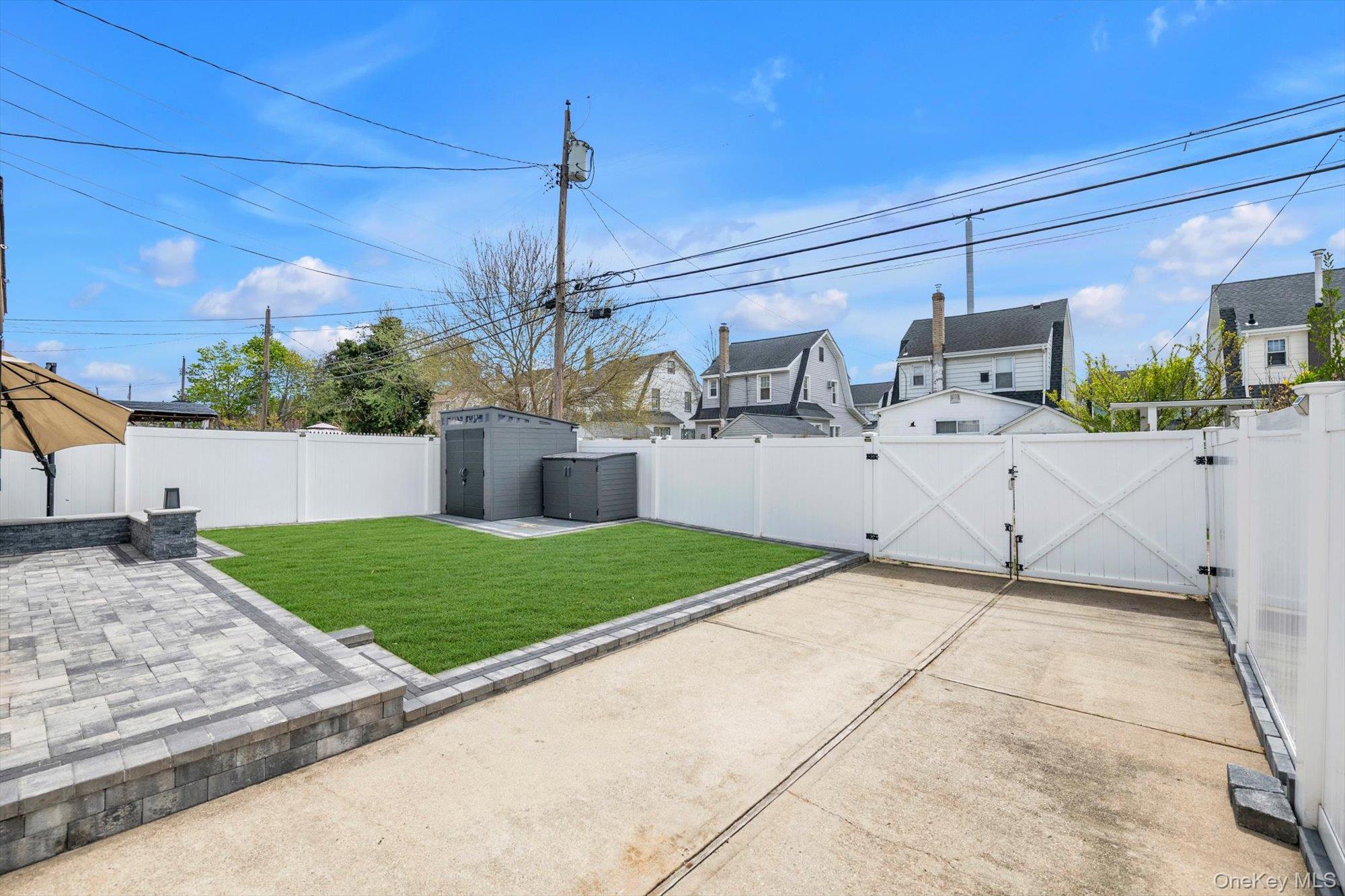 14 Laurel Road Lindenhurst, NY 11757 - Photo 21 of 23