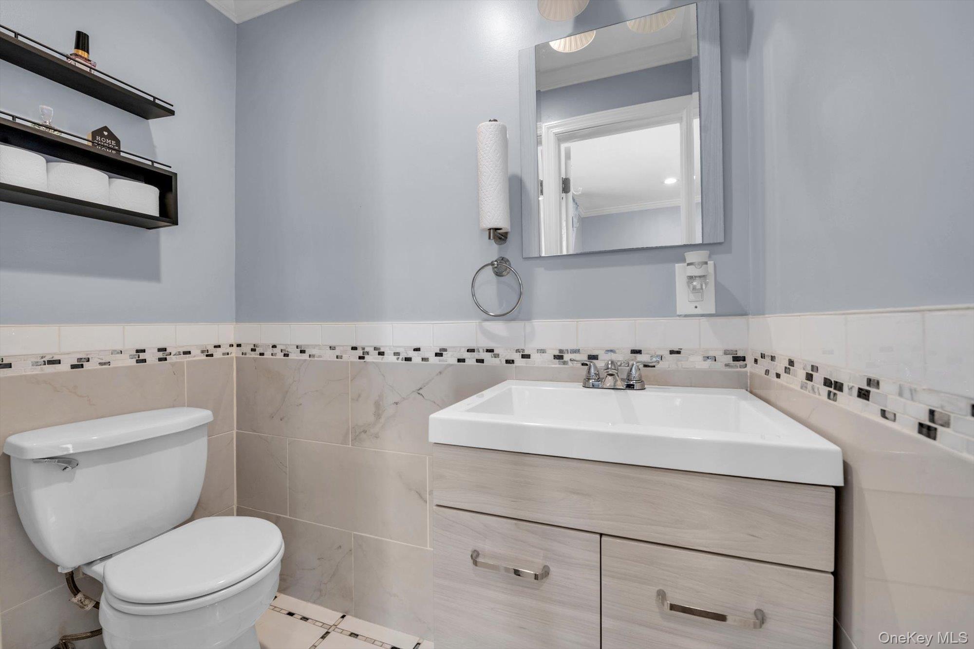 14 Laurel Road Lindenhurst, NY 11757 - Photo 7 of 23