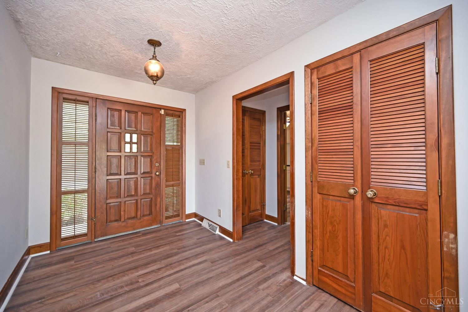 11129 Sand Run Road Harrison, OH 45030 - Photo 6 of 97