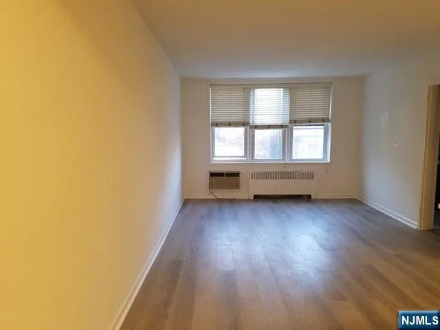 $1,900 | 2160 Center Avenue, Unit 2U, Fort Lee, NJ 07024