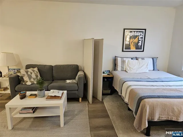 $1,900 | 2160 Center Avenue, Unit 2U, Fort Lee, NJ 07024