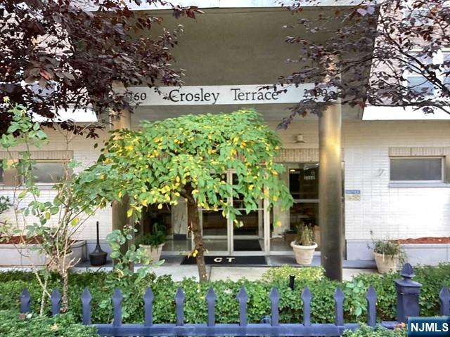 2160 Center Avenue, Unit 2U Fort Lee, NJ 07024 - Photo 3 of 30