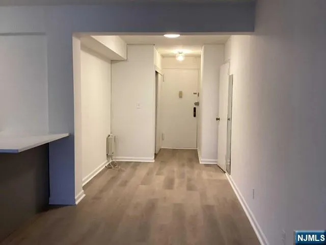 $1,900 | 2160 Center Avenue, Unit 2U, Fort Lee, NJ 07024