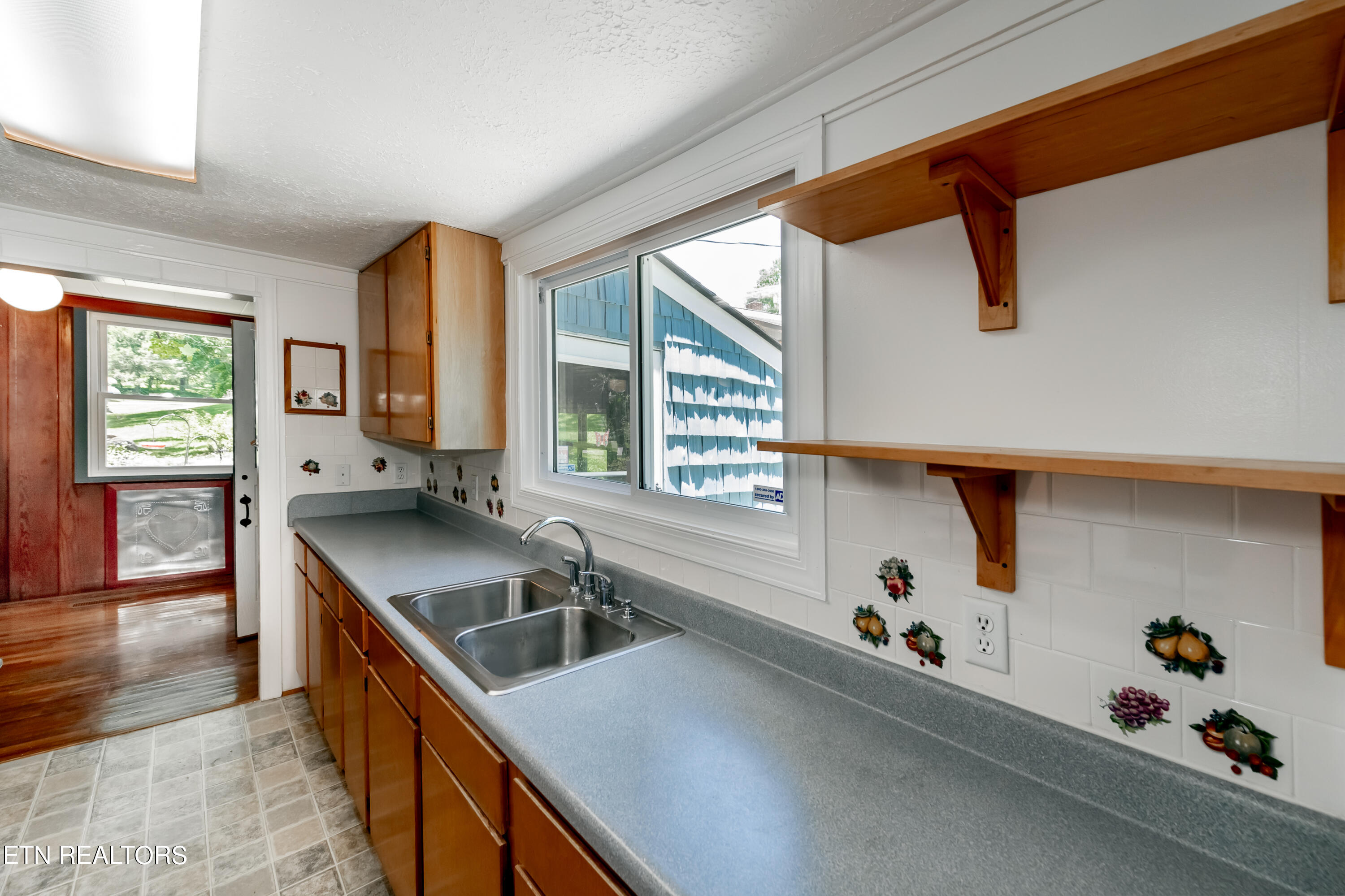 147 Orchard Road Norris, TN 37828 - Photo 15 of 41 HOB_2200-Edit