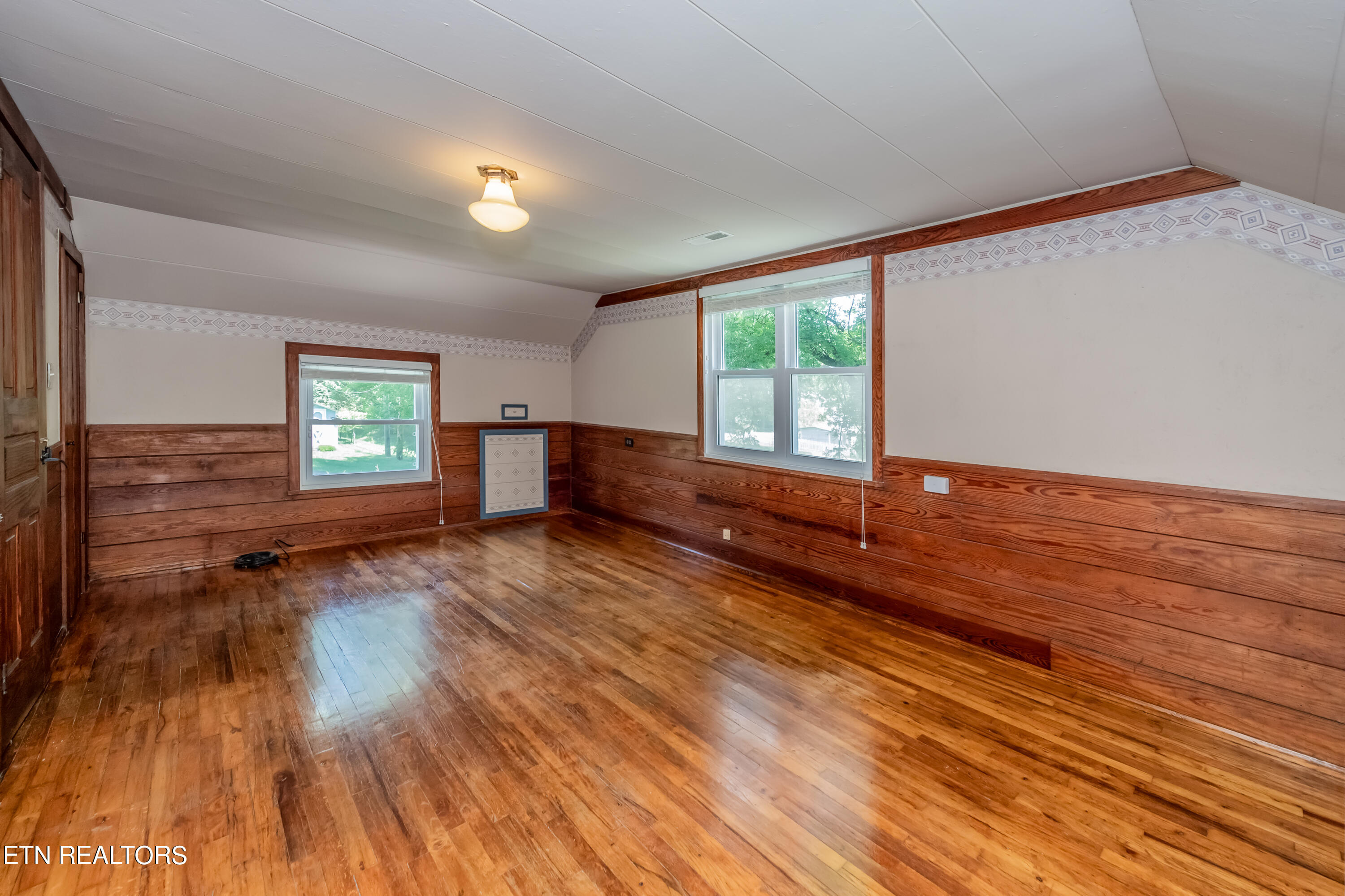147 Orchard Road Norris, TN 37828 - Photo 24 of 41 HOB_2211-Edit