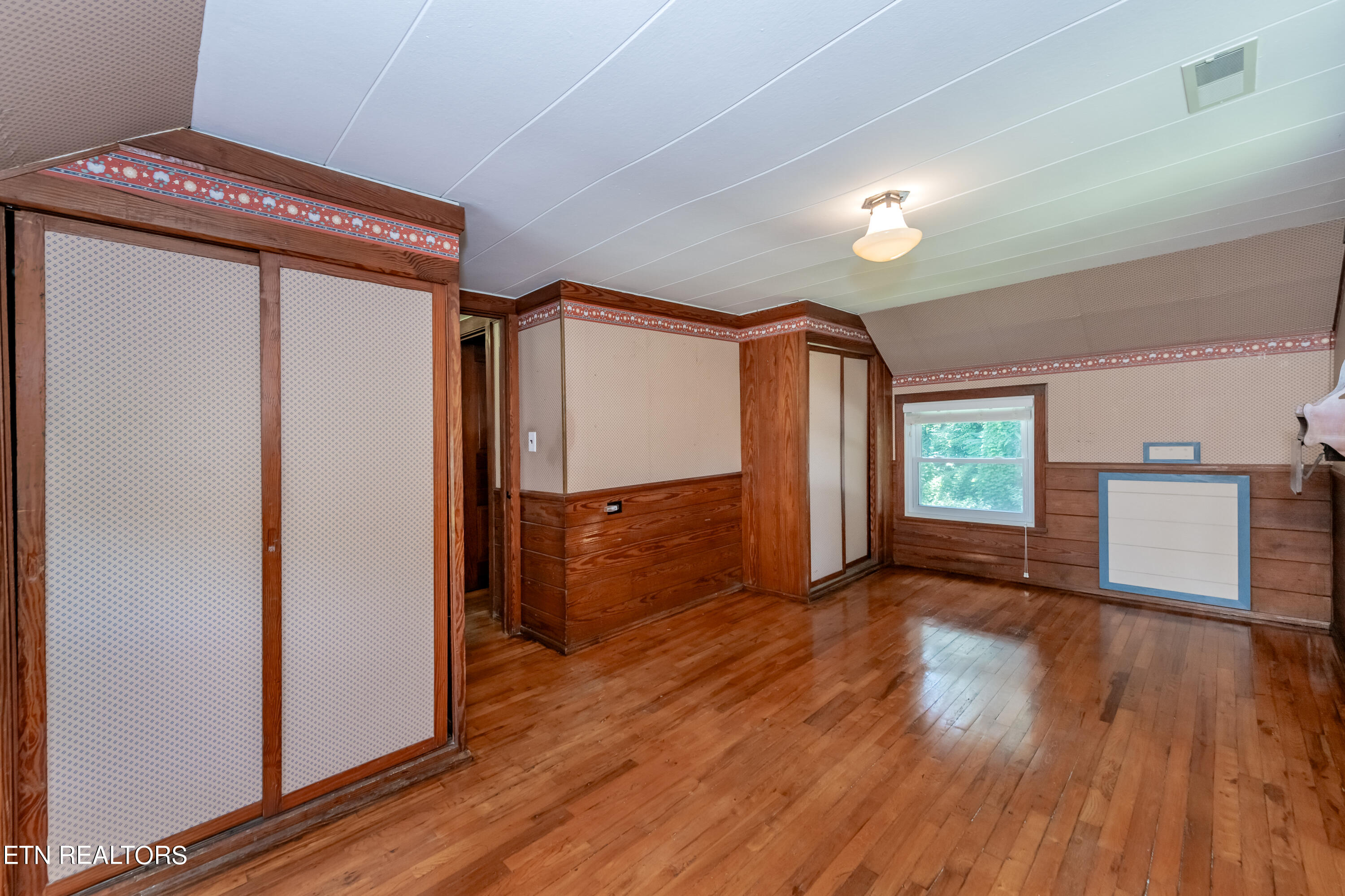 147 Orchard Road Norris, TN 37828 - Photo 28 of 41 HOB_2216-Edit