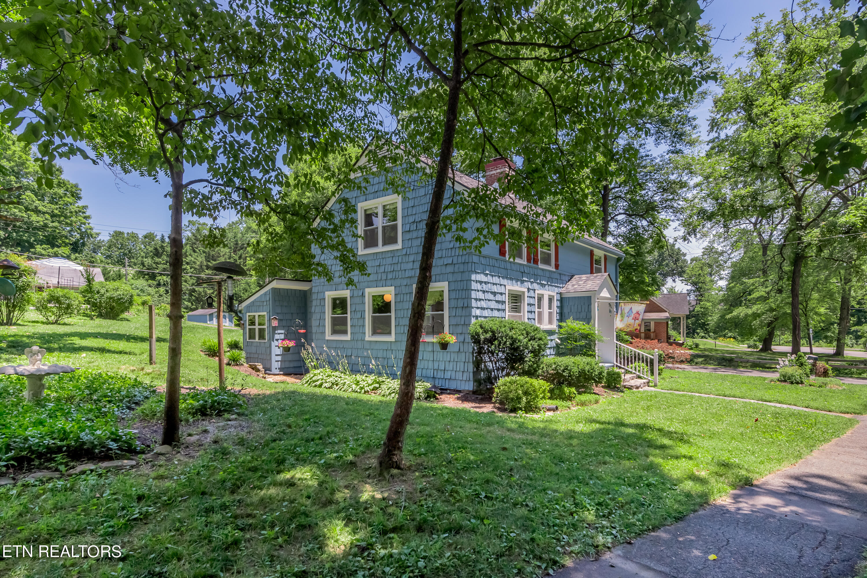 147 Orchard Road Norris, TN 37828 - Photo 9 of 41 HOB_2188-Edit