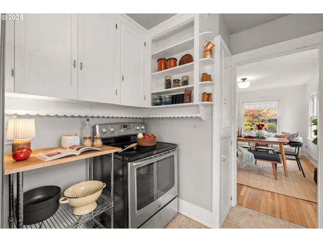 $499,900 | 7024 North Congress Avenue, Portland, OR 97217